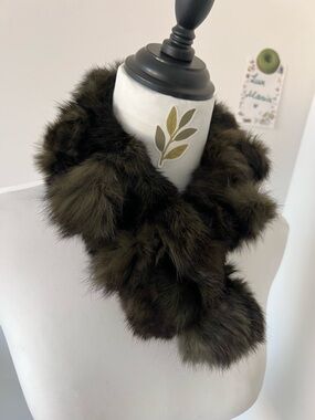 Olive Real Fox Fur Pom Plush Scarf Collar Wrap Y2K Luxury Mob Wife